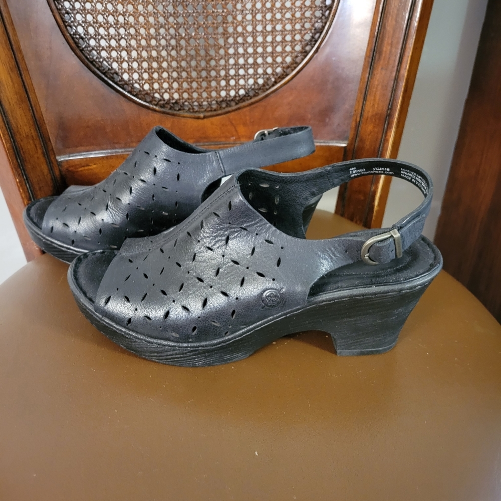 Born sandals